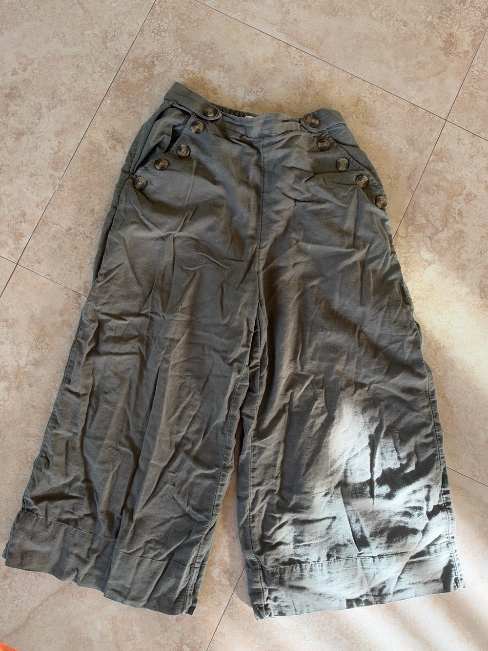 american eagle cropped pants